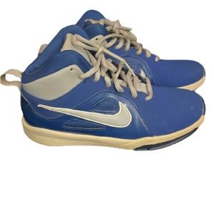 Nike Hustle team basketball shoes